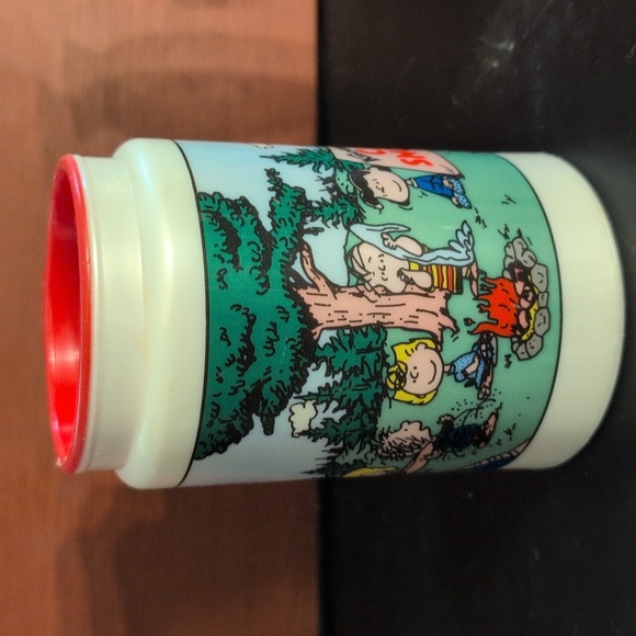Vintage Peanuts Knott's Camp Snoopy Lidded Cup - Picture 2 of 9